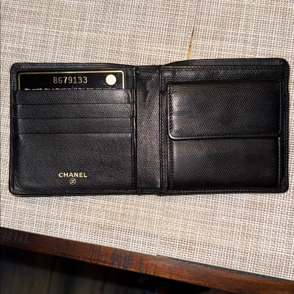 CHANEL Black Leather Bifold Wallet Authentic 2004 Collection EUC Box,Bag - Picture 10 of 17